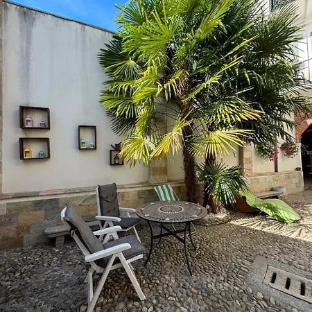 Loft & Espace Maison 1706 Orta ボルゴマネーロ