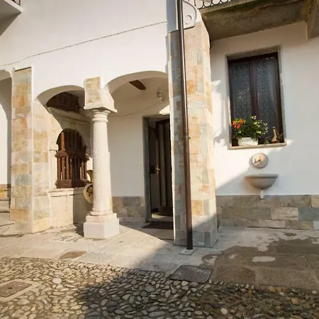 Loft & Espace Maison 1706 Orta Guest house Borgomanero