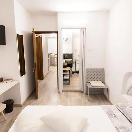 ゲストハウス Loft & Espace Maison 1706 Orta 3*